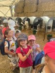 Pěší výprava do kravína a za kamarády z mateřské školy Kobylí